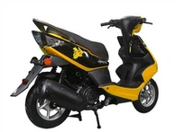 Skuter Moped Lucu dengan Desain Kartun